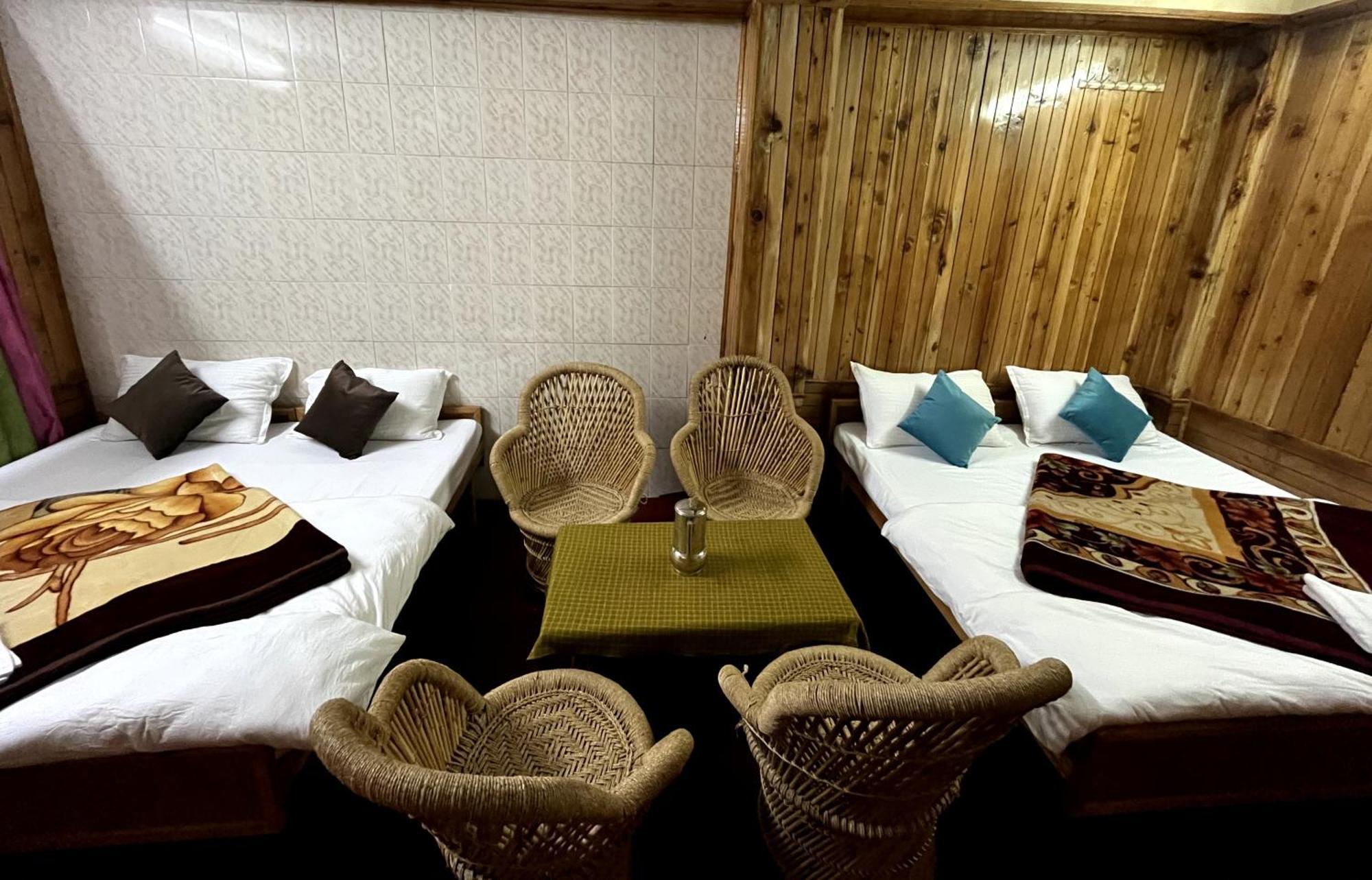 Sojhaholidayinn Shoja Exterior foto