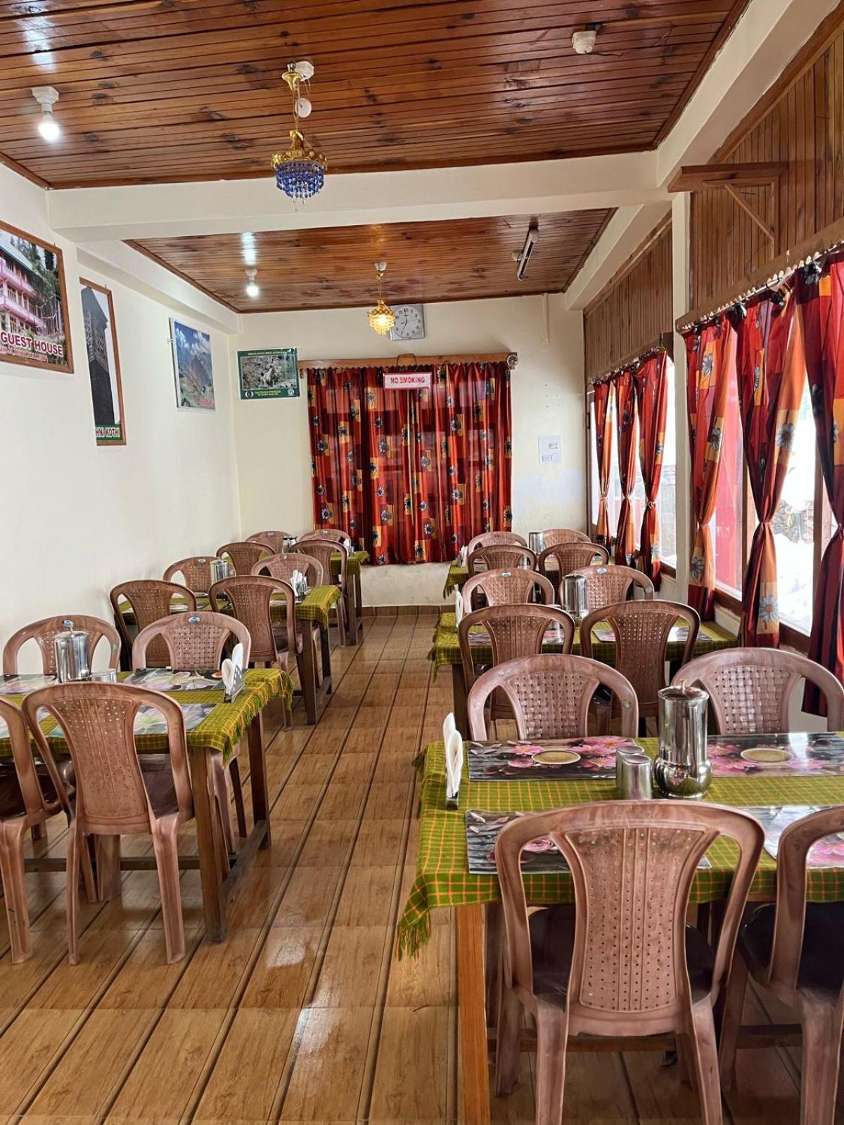 Sojhaholidayinn Shoja Exterior foto